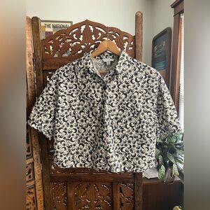 Topshop cropped button down shirt, short sleeve, black and white